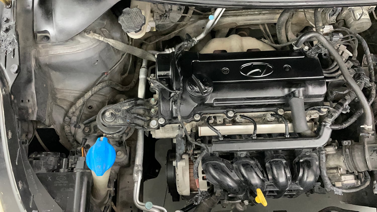 Used 2017 Hyundai Elite i20 Sportz 1.2 Petrol Manual engine ENGINE RIGHT SIDE VIEW
