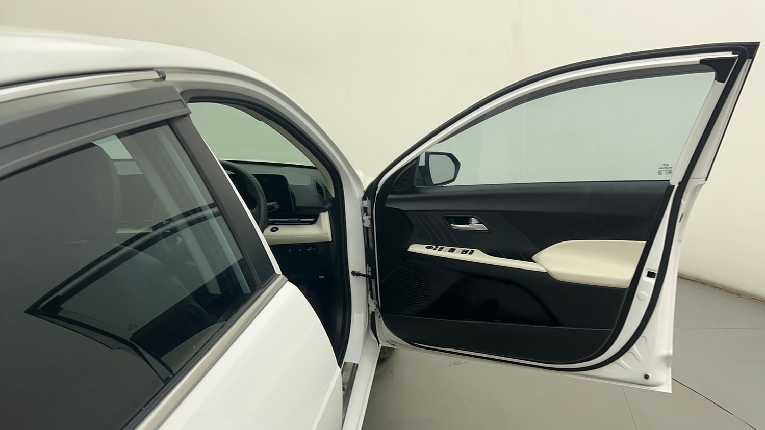 Used 2024 Hyundai Verna SX 1.5 Petrol MT Petrol Manual interior RIGHT FRONT DOOR OPEN VIEW