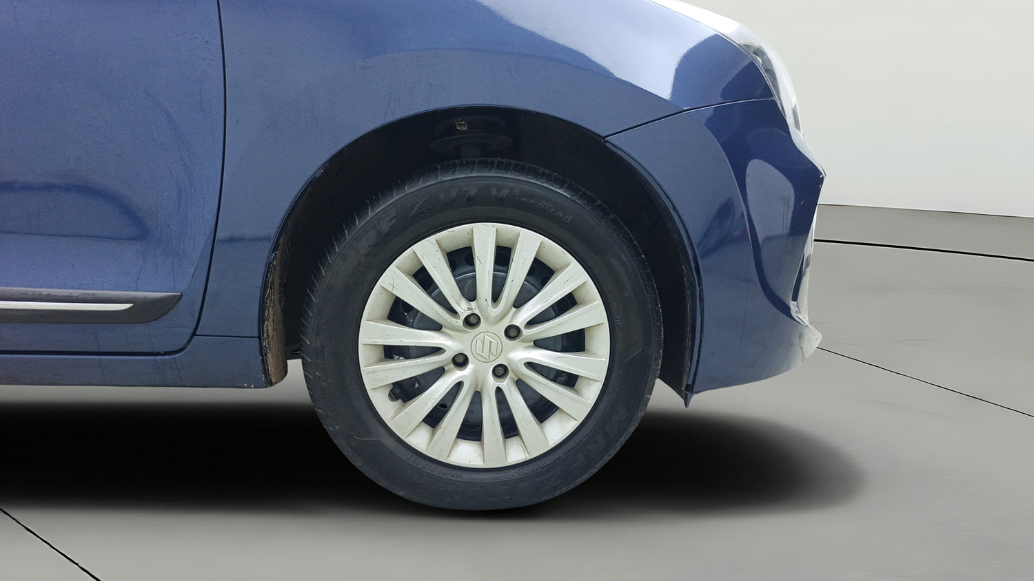 Used 2019 Maruti Suzuki Baleno Delta Petrol Manual tyres RIGHT FRONT TYRE RIM VIEW