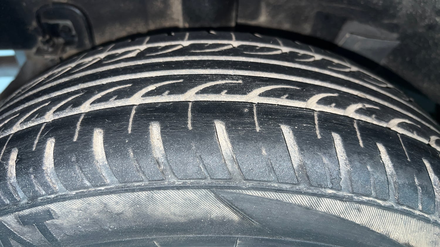 Used 2017 Hyundai Grand i10 Sportz 1.2 Kappa VTVT Petrol Manual tyres RIGHT REAR TYRE TREAD VIEW