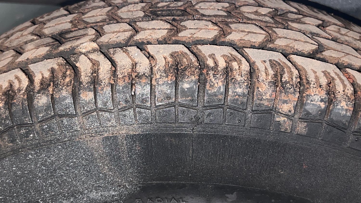Used 2016 Maruti Suzuki Swift Dzire VXI Petrol Manual tyres RIGHT REAR TYRE TREAD VIEW