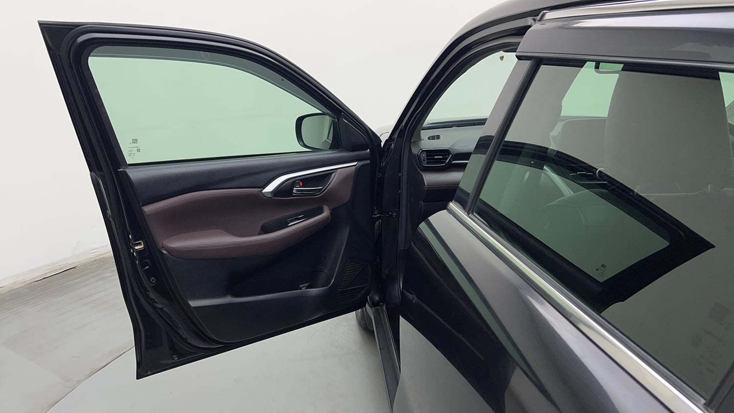 Used 2023 Maruti Suzuki Grand Vitara Zeta Smart Hybrid AT Petrol Automatic interior LEFT FRONT DOOR OPEN VIEW