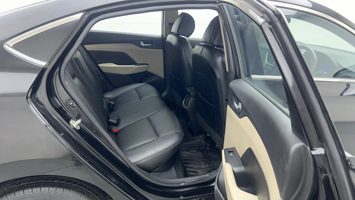Used 2018 Hyundai Verna EX 1.6 VTVT AT Petrol Automatic interior RIGHT SIDE REAR DOOR CABIN VIEW