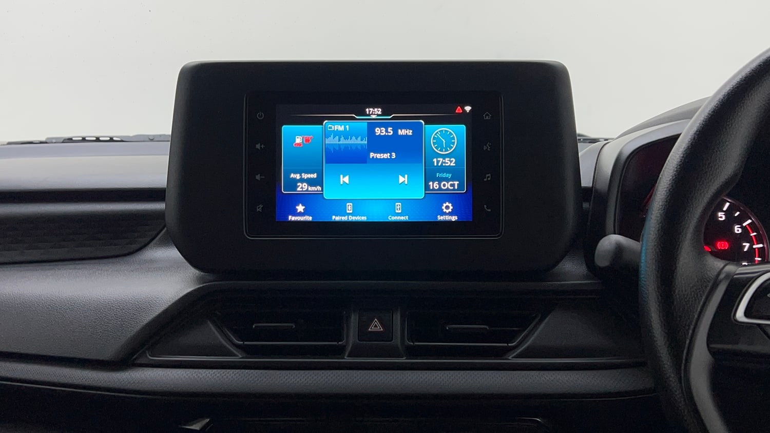 Used 2025 Maruti Suzuki Swift VXi CNG Cng Manual top_features Integrated (in-dash) music system