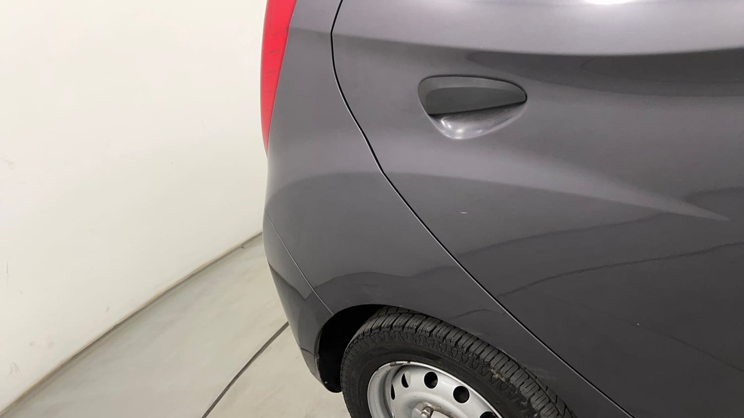 Used 2019 Hyundai Eon Era + Petrol Manual dents MINOR SCRATCH
