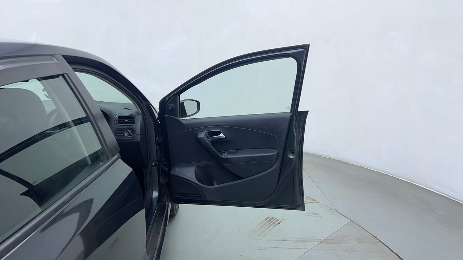Used 2017 Volkswagen Ameo Trendline 1.2L (P) Petrol Manual interior RIGHT FRONT DOOR OPEN VIEW