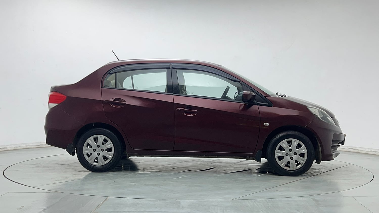 Used 2014 Honda Amaze 1.2 S i-VTEC Petrol Manual exterior RIGHT SIDE VIEW