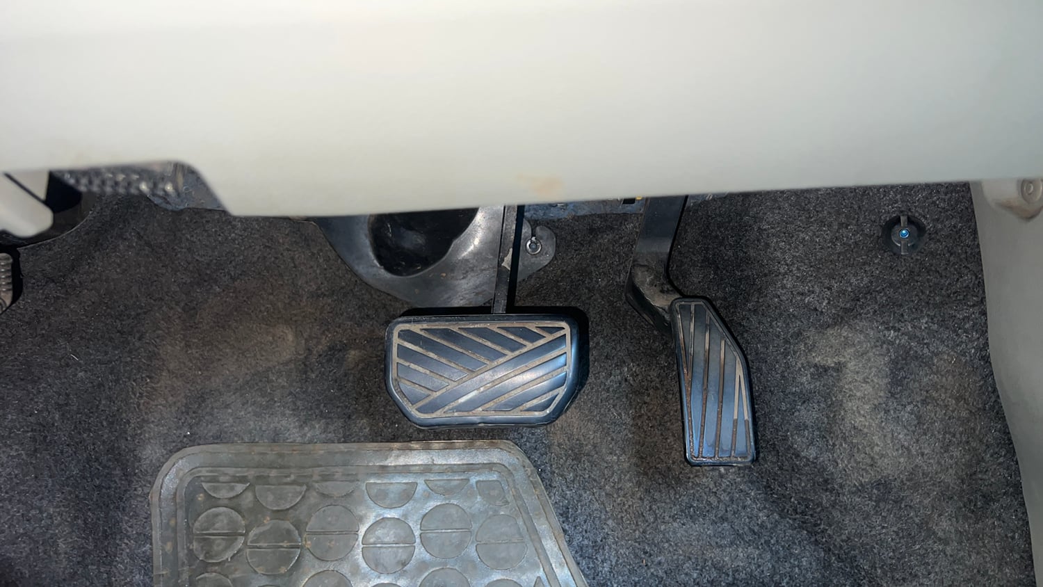 Used 2015 Maruti Suzuki Celerio VXi AMT Petrol Automatic interior PEDALS VIEW