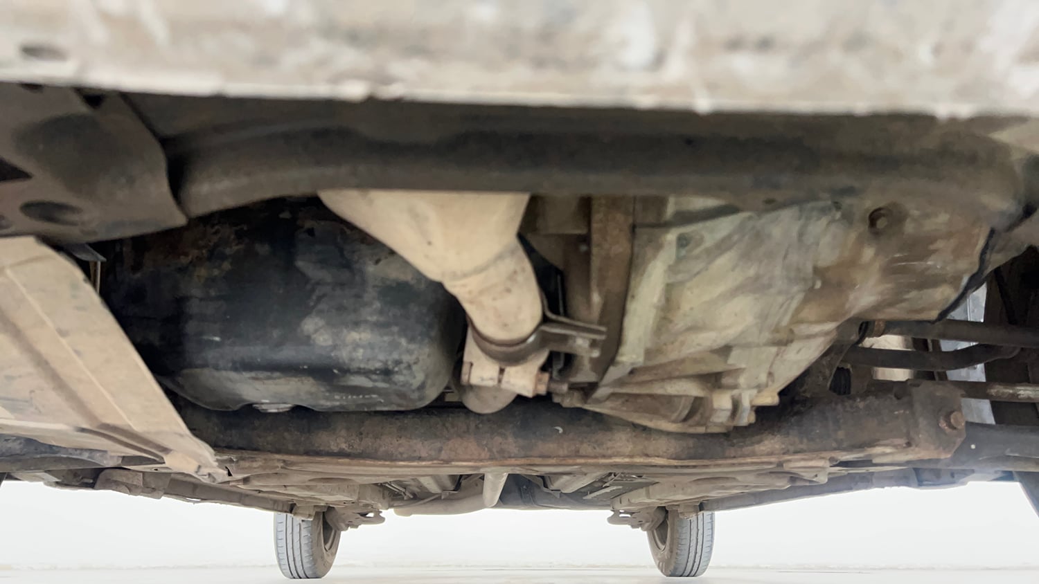 Used 2013 Maruti Suzuki Swift VDi Diesel Manual extra FRONT LEFT UNDERBODY VIEW