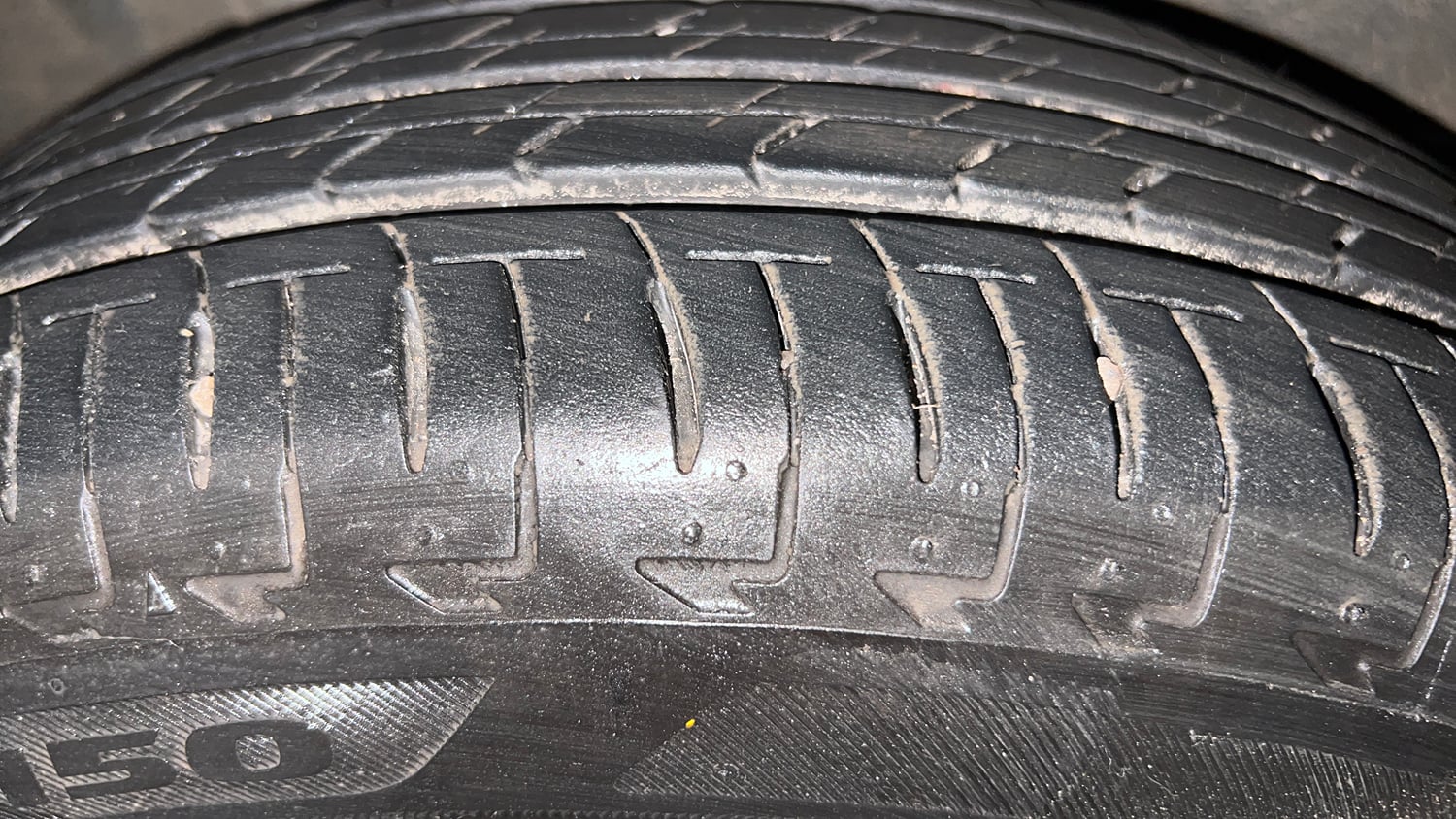 Used 2023 Maruti Suzuki Ignis Zeta 1.2 AMT Petrol Automatic tyres RIGHT REAR TYRE TREAD VIEW
