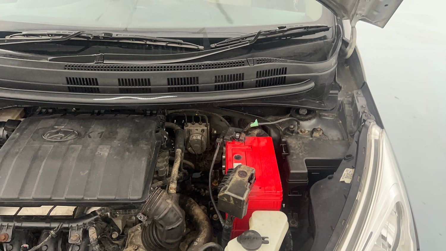 Used 2020 Hyundai Grand i10 Sportz 1.2 Kappa VTVT Petrol Manual engine ENGINE LEFT SIDE HINGE & APRON VIEW