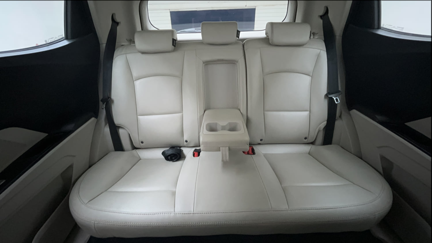 Used 2021 Mahindra XUV 300 W8 (O) 1.5 Diesel AMT Diesel Automatic interior REAR SEAT CONDITION VIEW