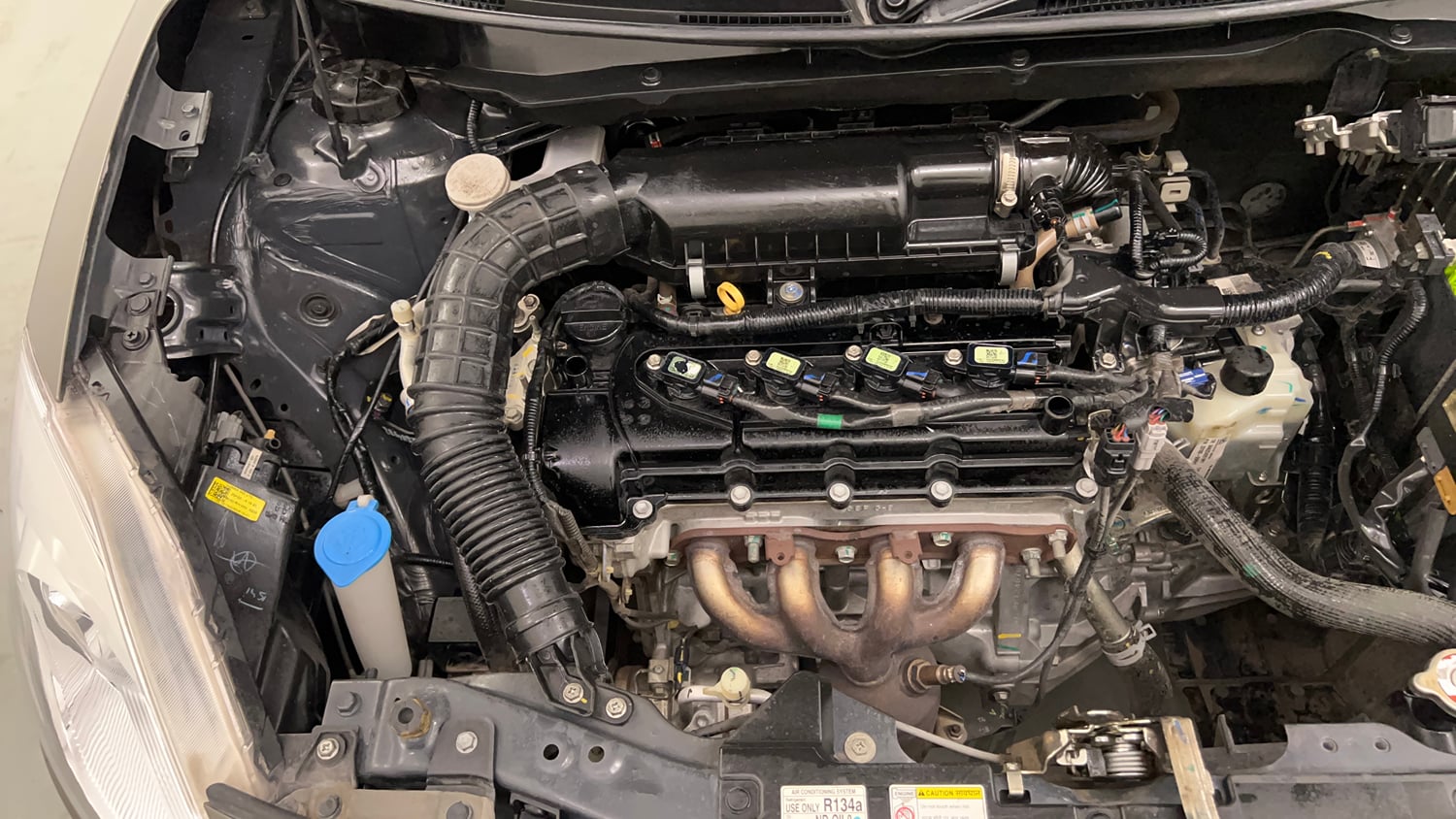 Used 2020 Maruti Suzuki Swift VXi AMT Petrol Automatic engine ENGINE RIGHT SIDE VIEW
