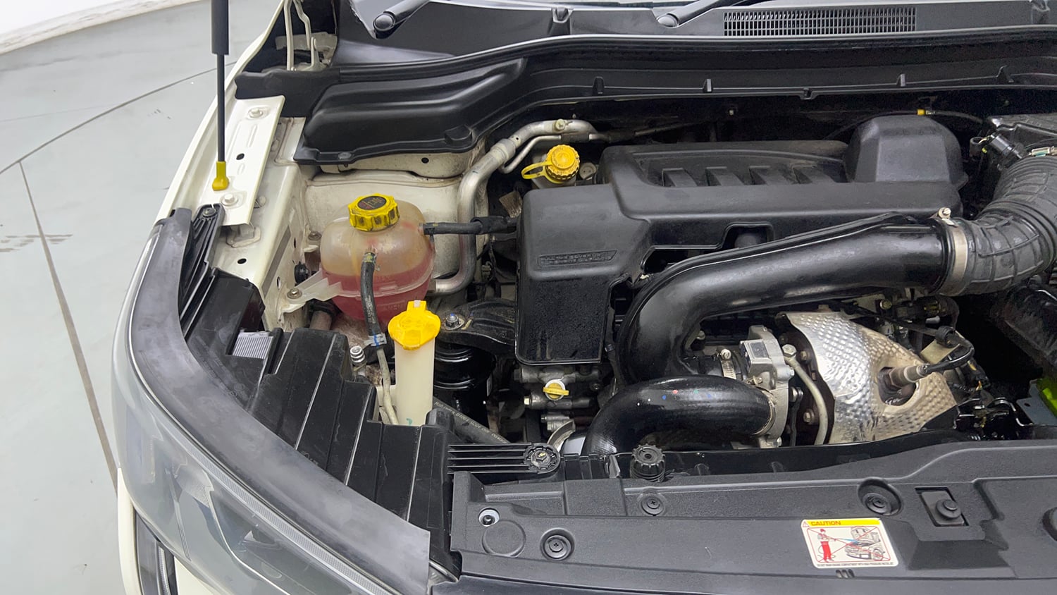Used 2021 Mahindra XUV 300 1.5 W8 (O) Diesel Manual engine ENGINE RIGHT SIDE VIEW
