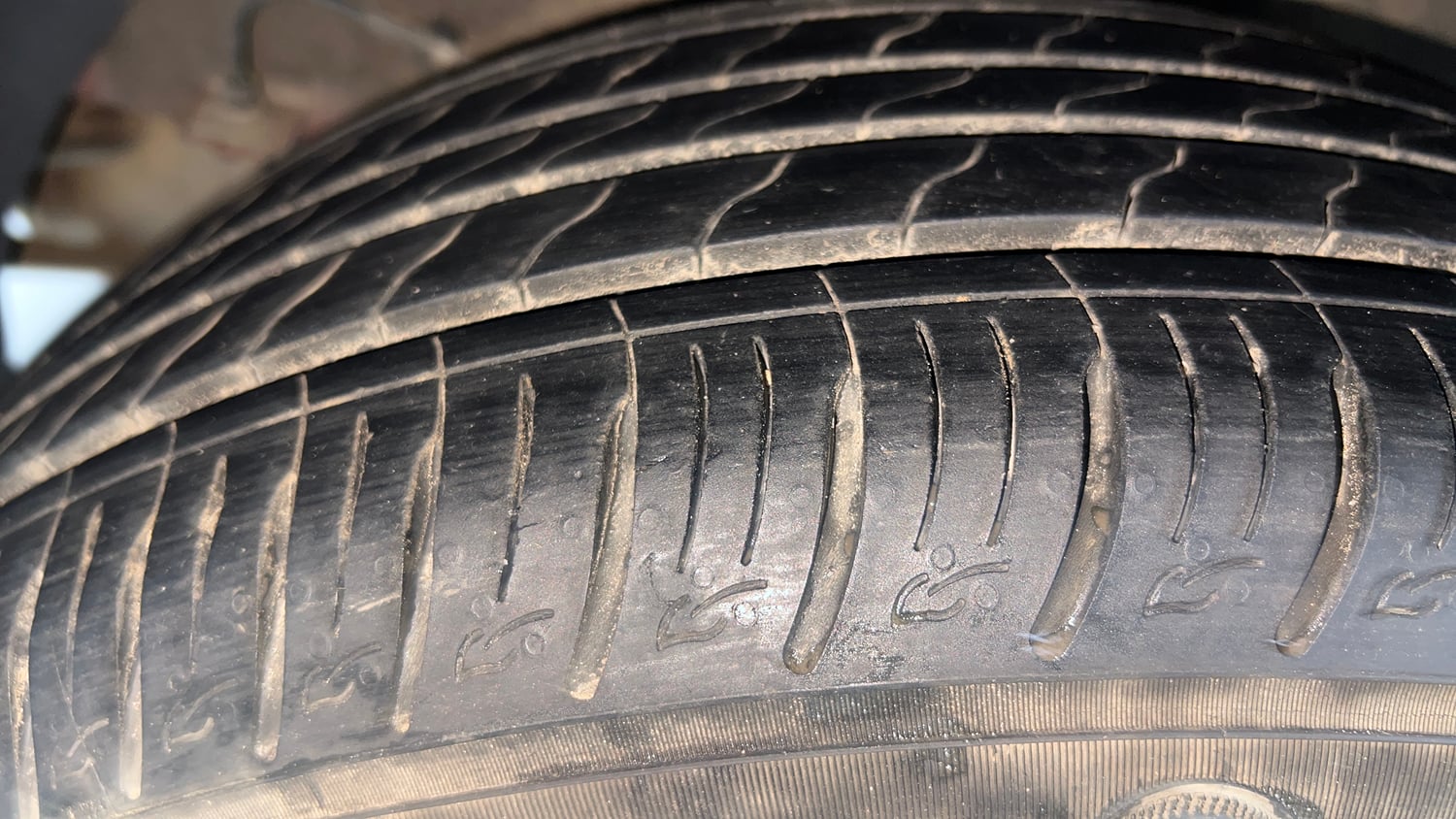 Used 2023 Kia Sonet HTX 1.0 iMT Petrol Manual tyres RIGHT REAR TYRE TREAD VIEW