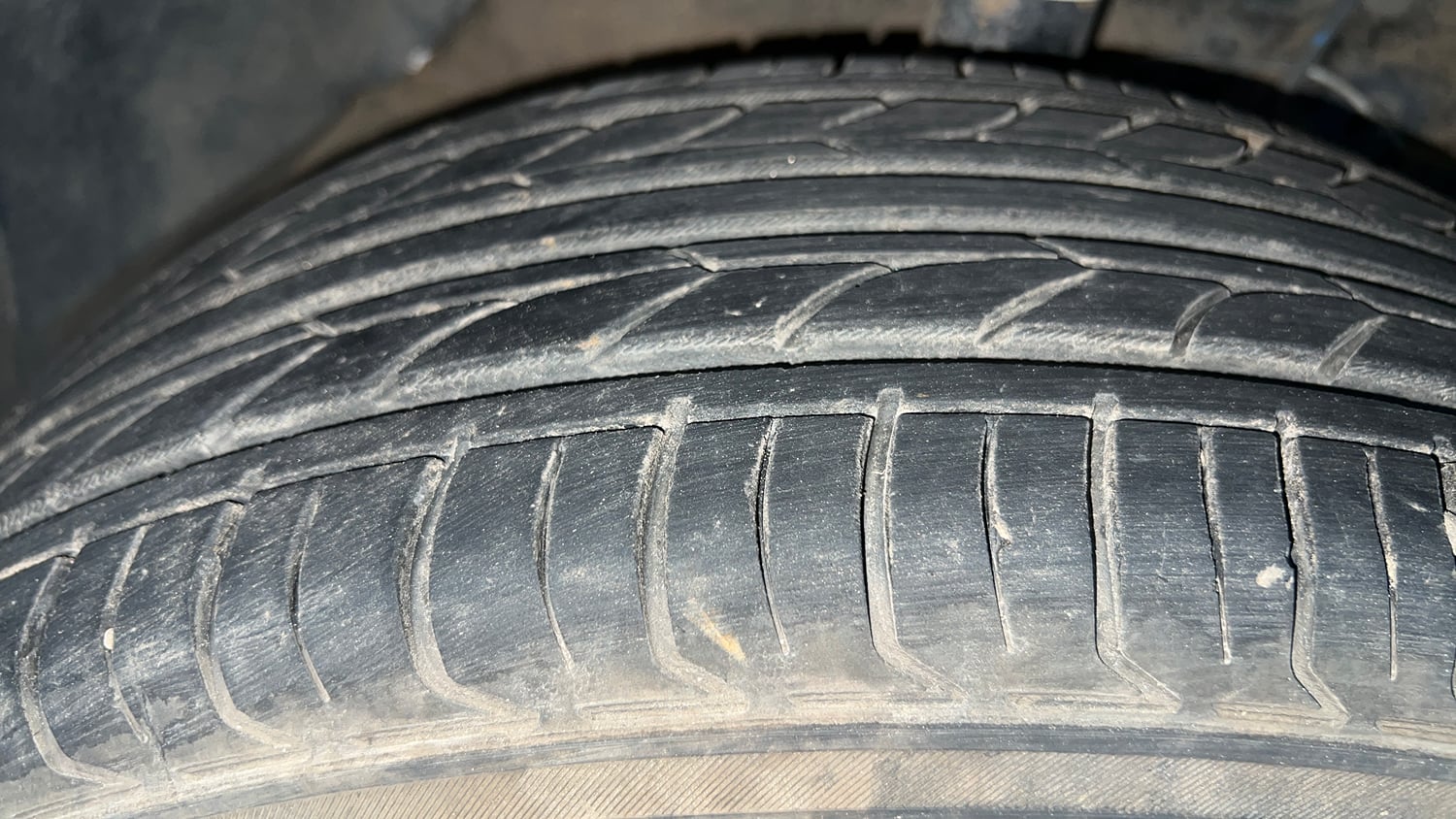 Used 2020 maruti-suzuki Vitara Brezza VXi Petrol Manual tyres RIGHT FRONT TYRE TREAD VIEW