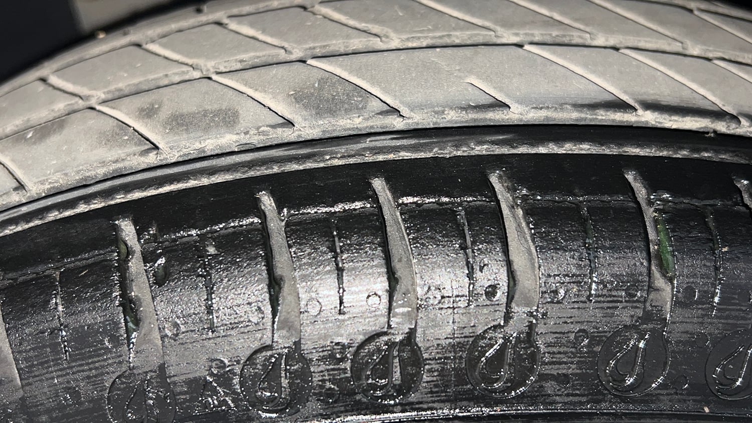 Used 2022 Renault Kwid CLIMBER 1.0 AMT (O) Petrol Automatic tyres LEFT FRONT TYRE TREAD VIEW