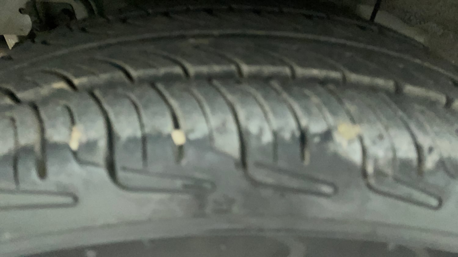 Used 2018 Hyundai Grand i10 Sportz AT 1.2 Kappa VTVT Petrol Automatic tyres RIGHT REAR TYRE TREAD VIEW