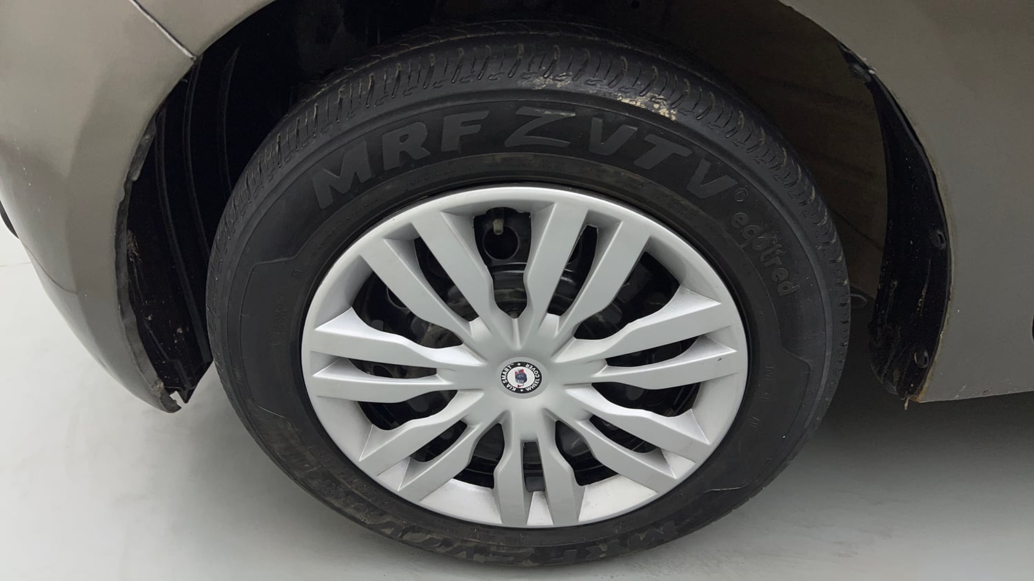 Used 2024 Maruti Suzuki Wagon R VXI 1.0 CNG Cng Manual tyres LEFT FRONT TYRE RIM VIEW