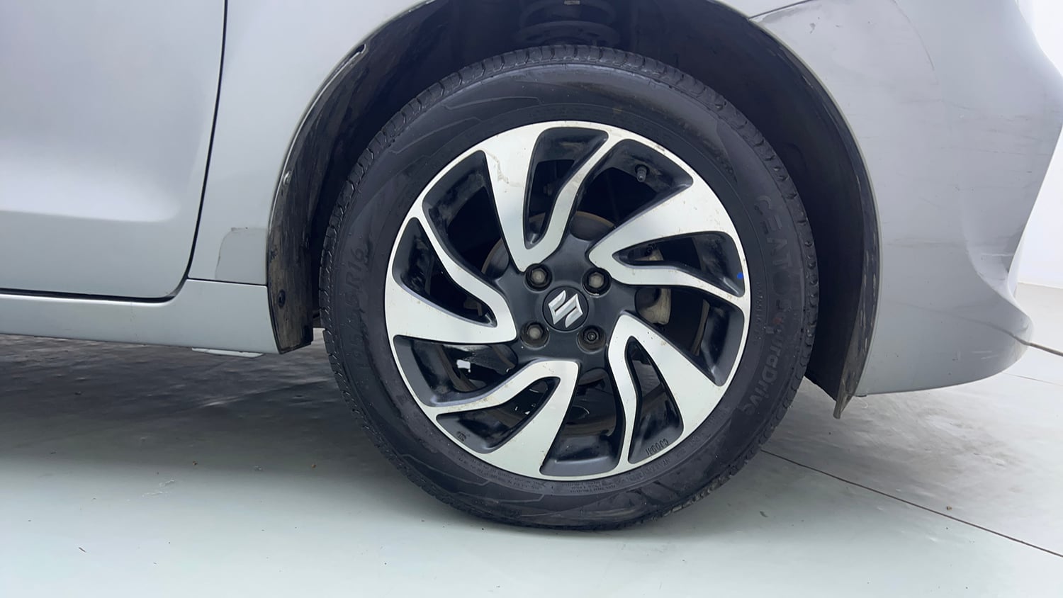 Used 2020 Maruti Suzuki Baleno Zeta Automatic Petrol Automatic tyres RIGHT FRONT TYRE RIM VIEW