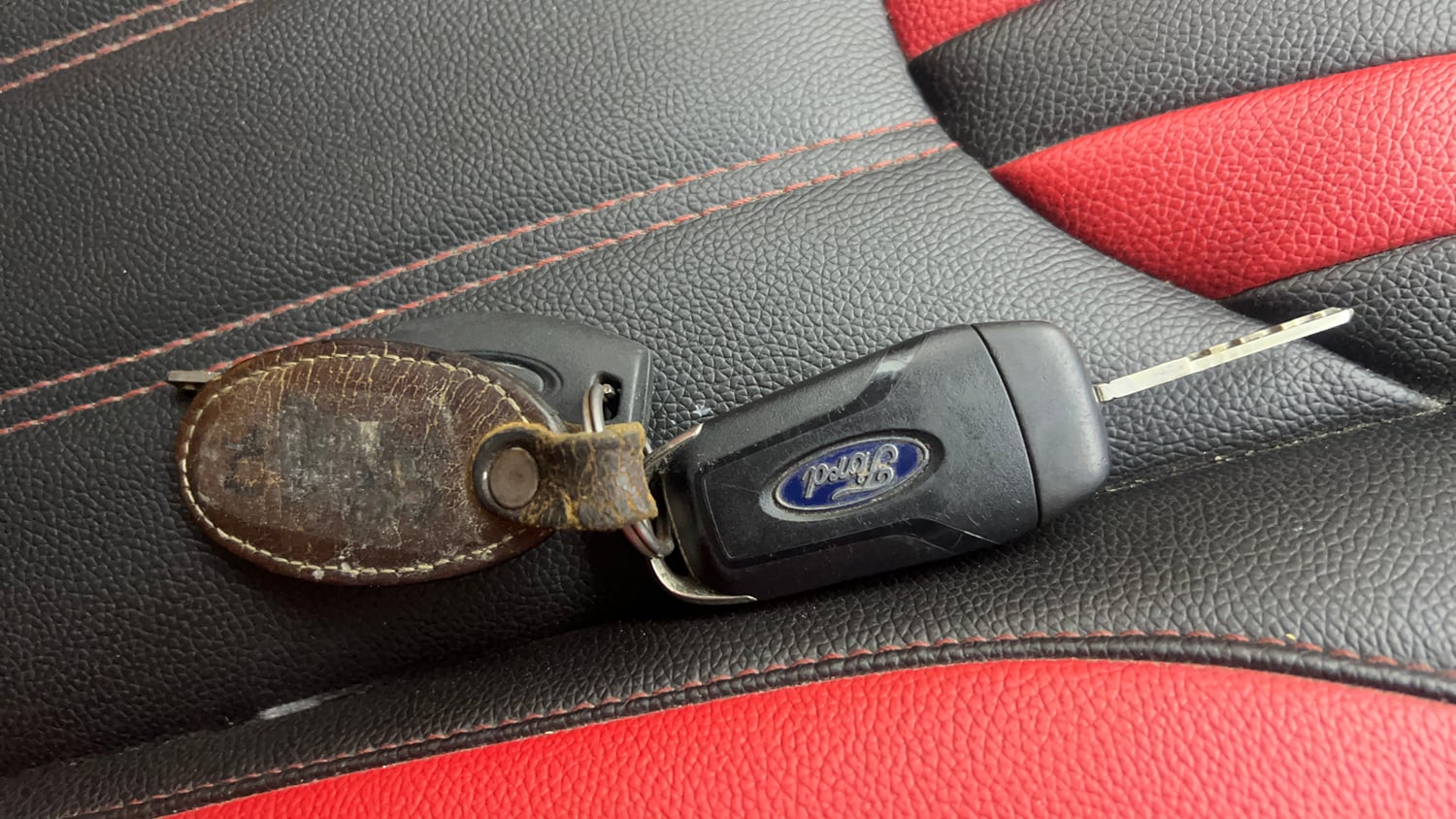 Used 2017 Ford Figo Aspire Titanium 1.2 Ti-VCT Petrol Manual extra CAR KEY VIEW