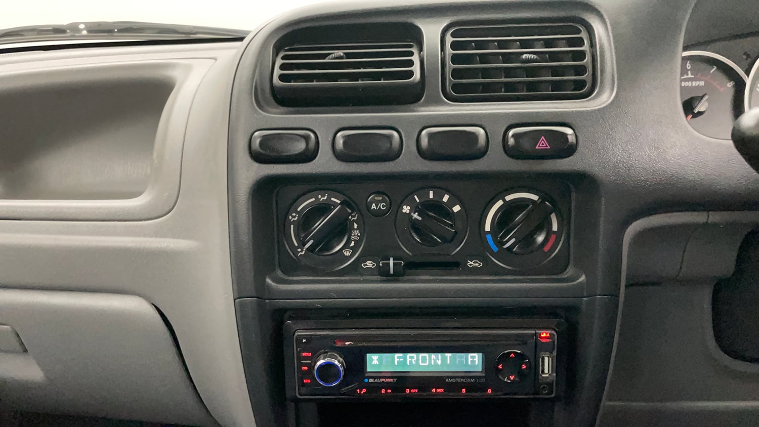 Used 2014 Maruti Suzuki Alto K10 VXi Petrol Manual interior MUSIC SYSTEM & AC CONTROL VIEW