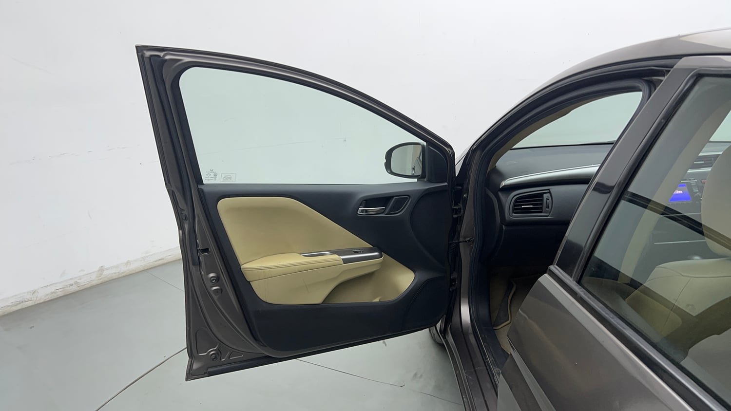 Used 2014 Honda City VX CVT Petrol Automatic interior LEFT FRONT DOOR OPEN VIEW