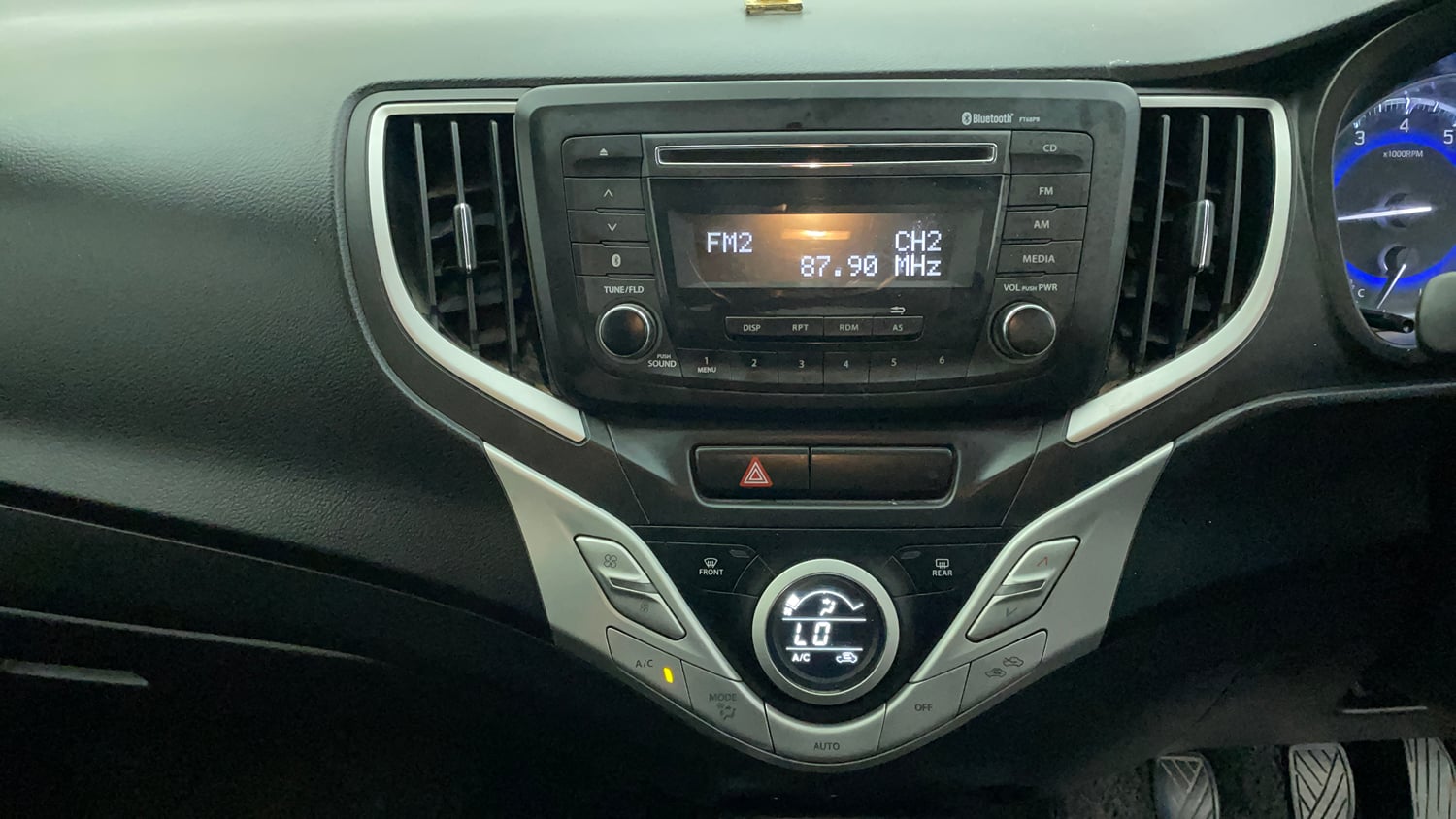Used 2017 Maruti Suzuki Baleno Delta 1.2 Petrol Manual interior MUSIC SYSTEM & AC CONTROL VIEW