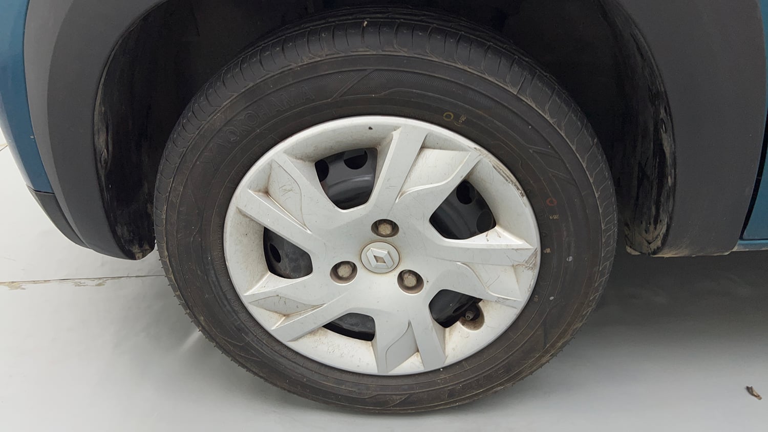 Used 2021 Renault Kwid RXT 1.0 AMT Opt Petrol Automatic tyres LEFT FRONT TYRE RIM VIEW