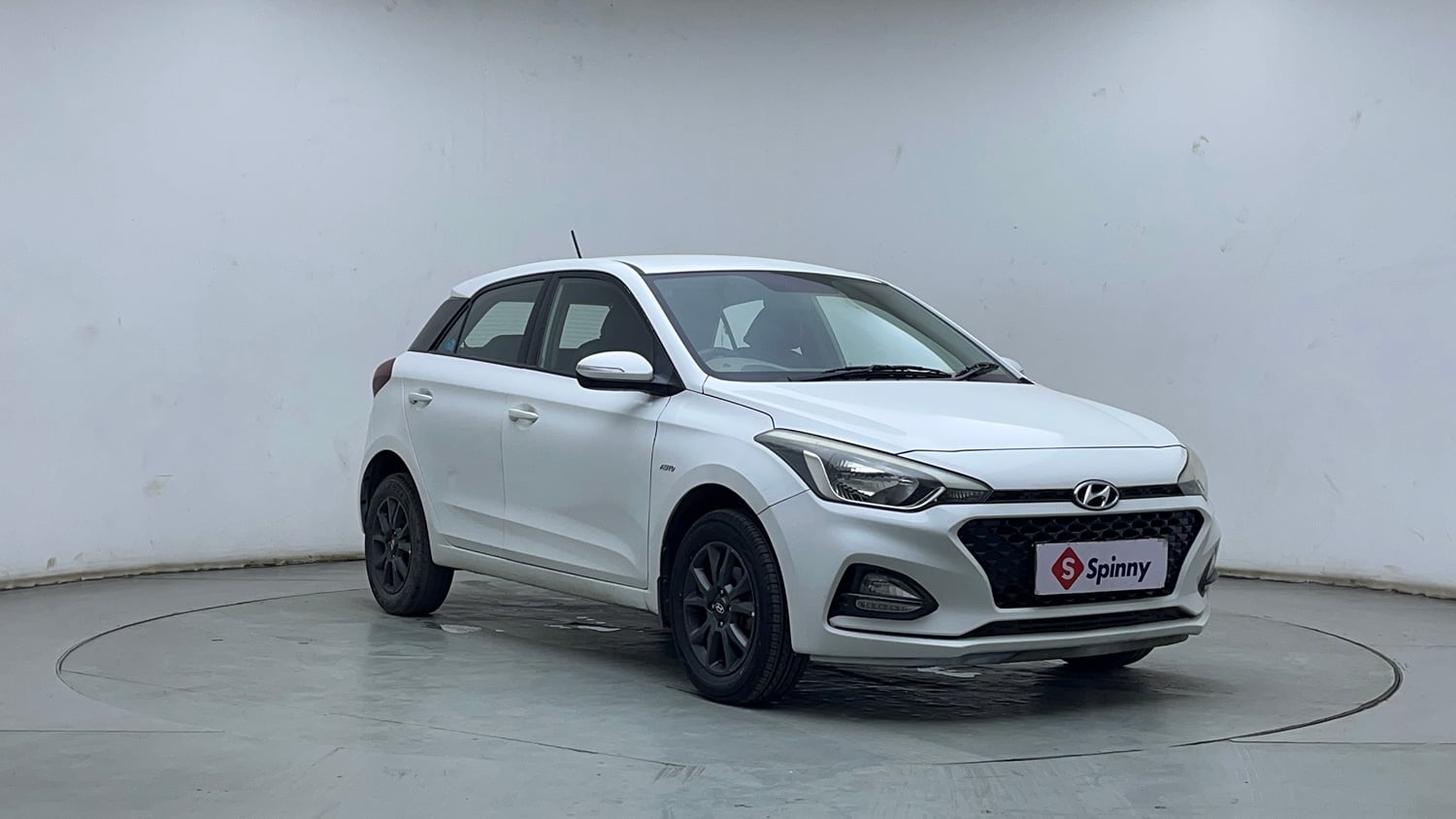 Used 2018 Hyundai Elite i20 Asta 1.2 AT Petrol Automatic exterior RIGHT FRONT CORNER VIEW