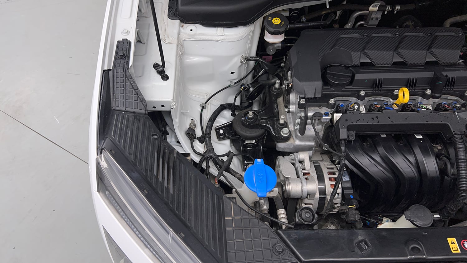 Used 2024 Hyundai Creta SX 1.5 Petrol Adventure Edition Petrol Manual engine ENGINE RIGHT SIDE VIEW