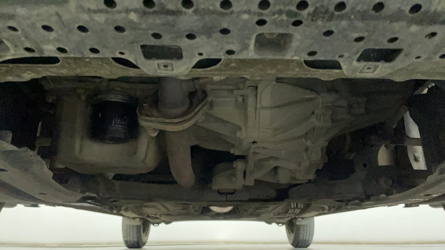 Used 2019 Maruti Suzuki Swift VXi AMT Petrol Automatic extra FRONT LEFT UNDERBODY VIEW