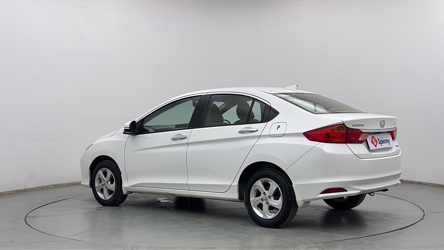 Used 2016 Honda City V Petrol Manual exterior LEFT REAR CORNER VIEW