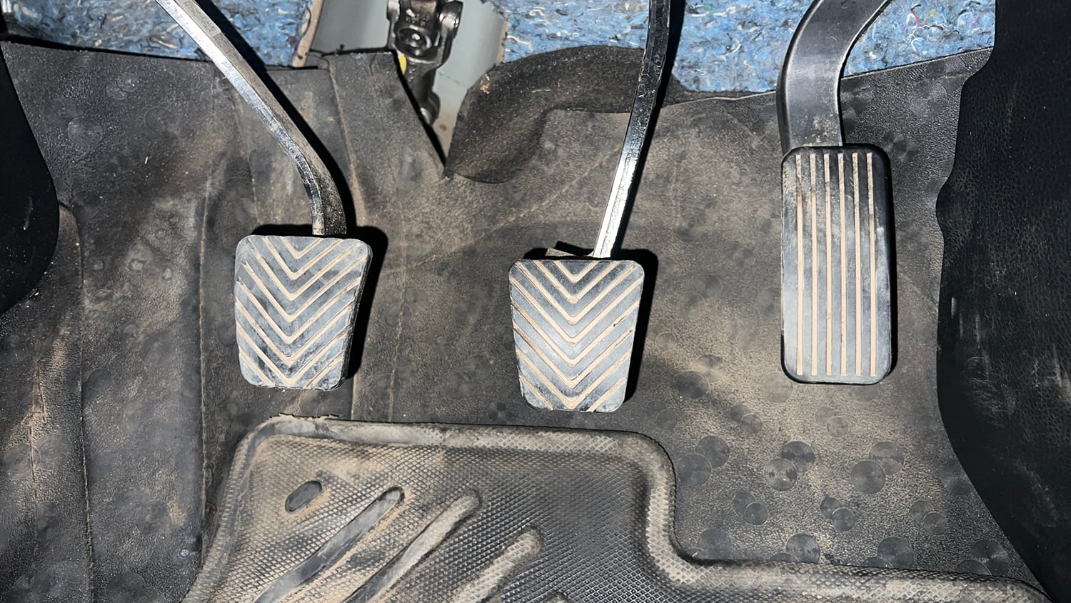 Used 2022 Kia Carens Prestige Plus 1.4 Petrol MT 7 STR Petrol Manual interior PEDALS VIEW