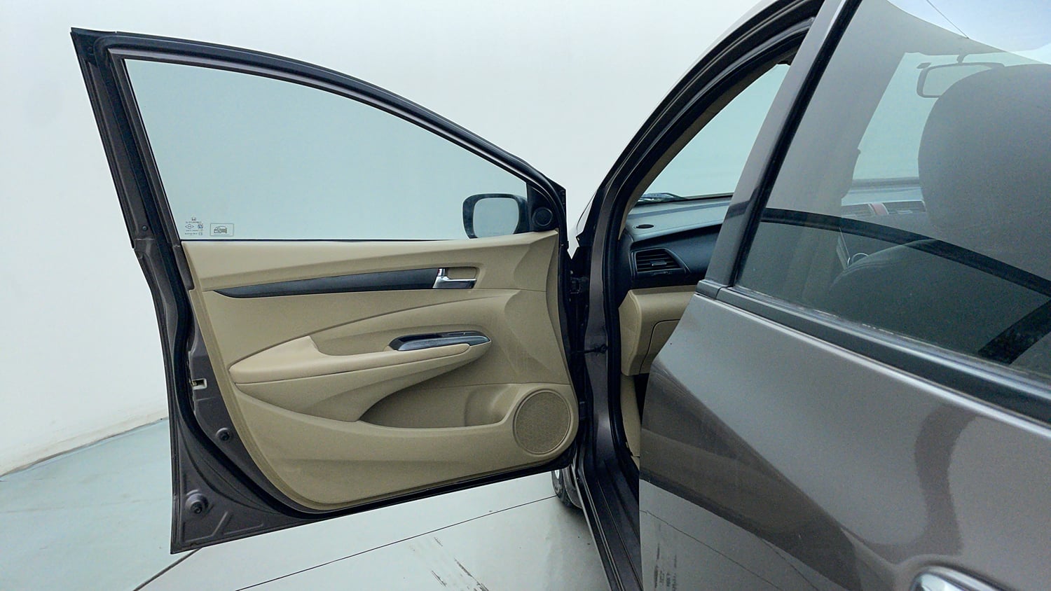 Used 2013 Honda City 1.5 V MT Petrol Manual interior LEFT FRONT DOOR OPEN VIEW