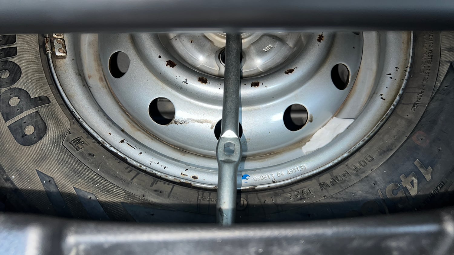 Used 2013 Maruti Suzuki Wagon R LXI CNG Cng Manual tyres SPARE TYRE VIEW