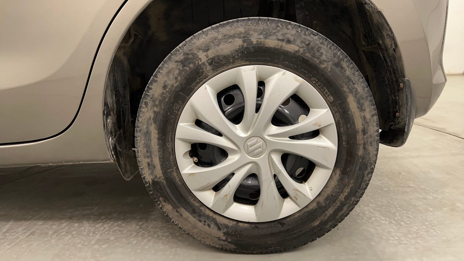 Used 2020 Maruti Suzuki Swift VXi AMT Petrol Automatic tyres LEFT REAR TYRE RIM VIEW