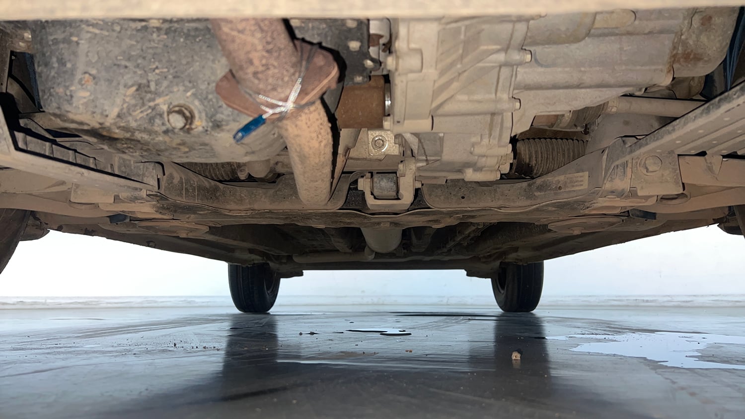 Used 2023 Tata Punch Accomplished MT Petrol Manual extra FRONT LEFT UNDERBODY VIEW