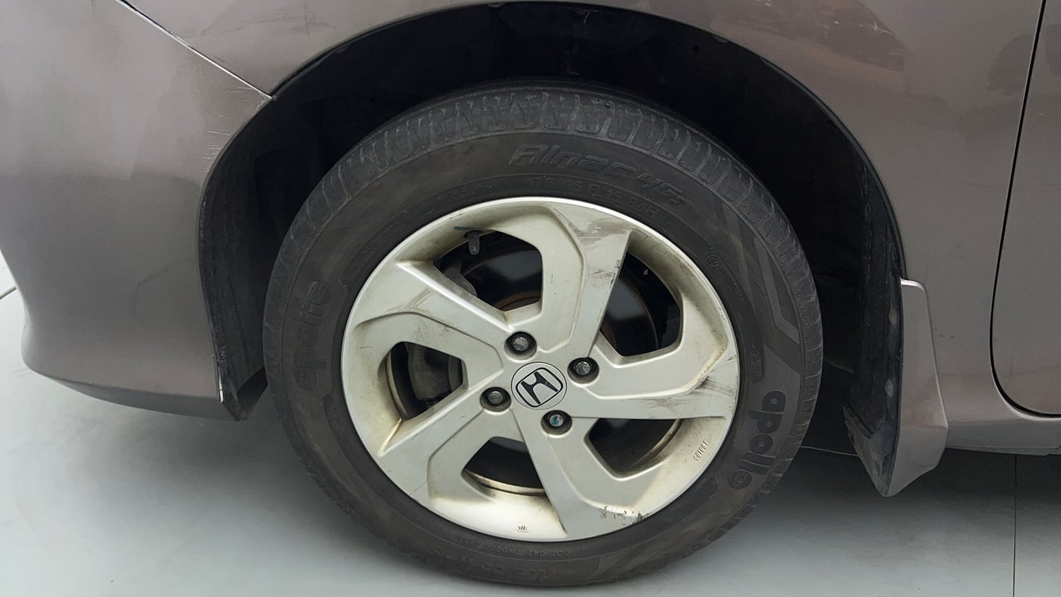 Used 2014 Honda City VX CVT Petrol Automatic tyres LEFT FRONT TYRE RIM VIEW