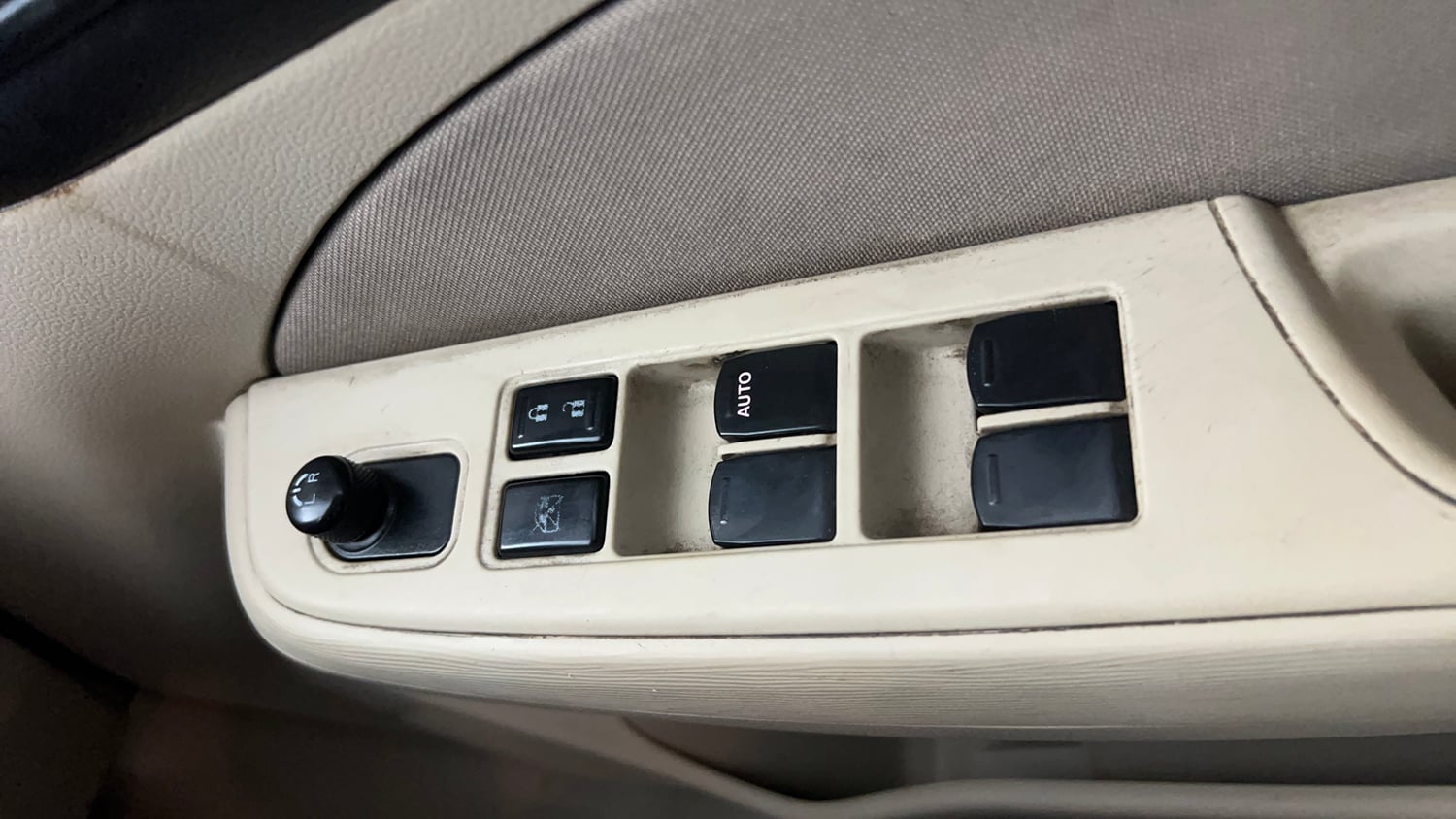 Used 2019 Maruti Suzuki Dzire VDi Diesel Manual top_features Adjustable ORVM