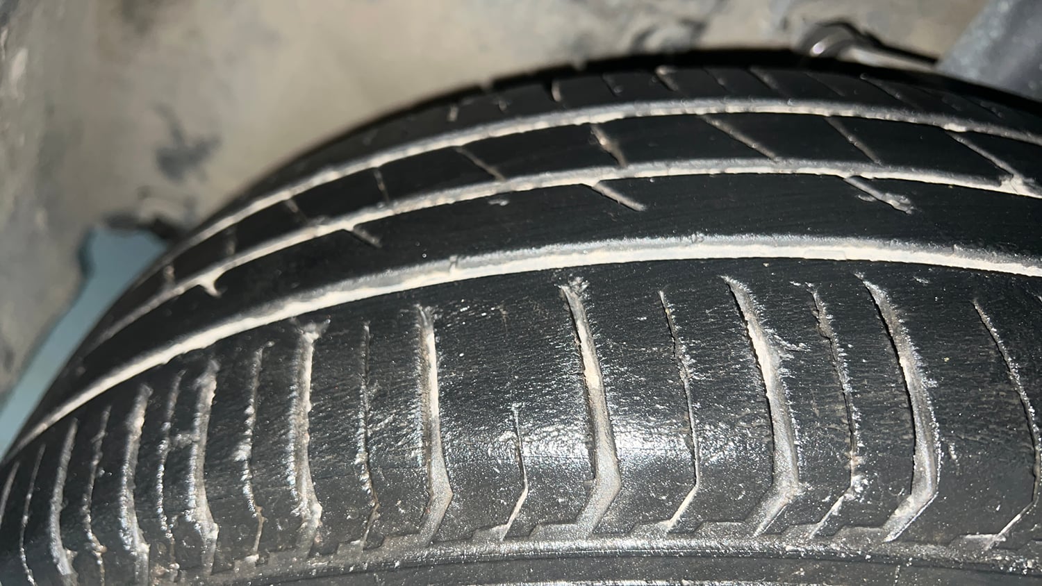 Used 2022 Tata Punch Adventure MT Petrol Manual tyres LEFT FRONT TYRE TREAD VIEW
