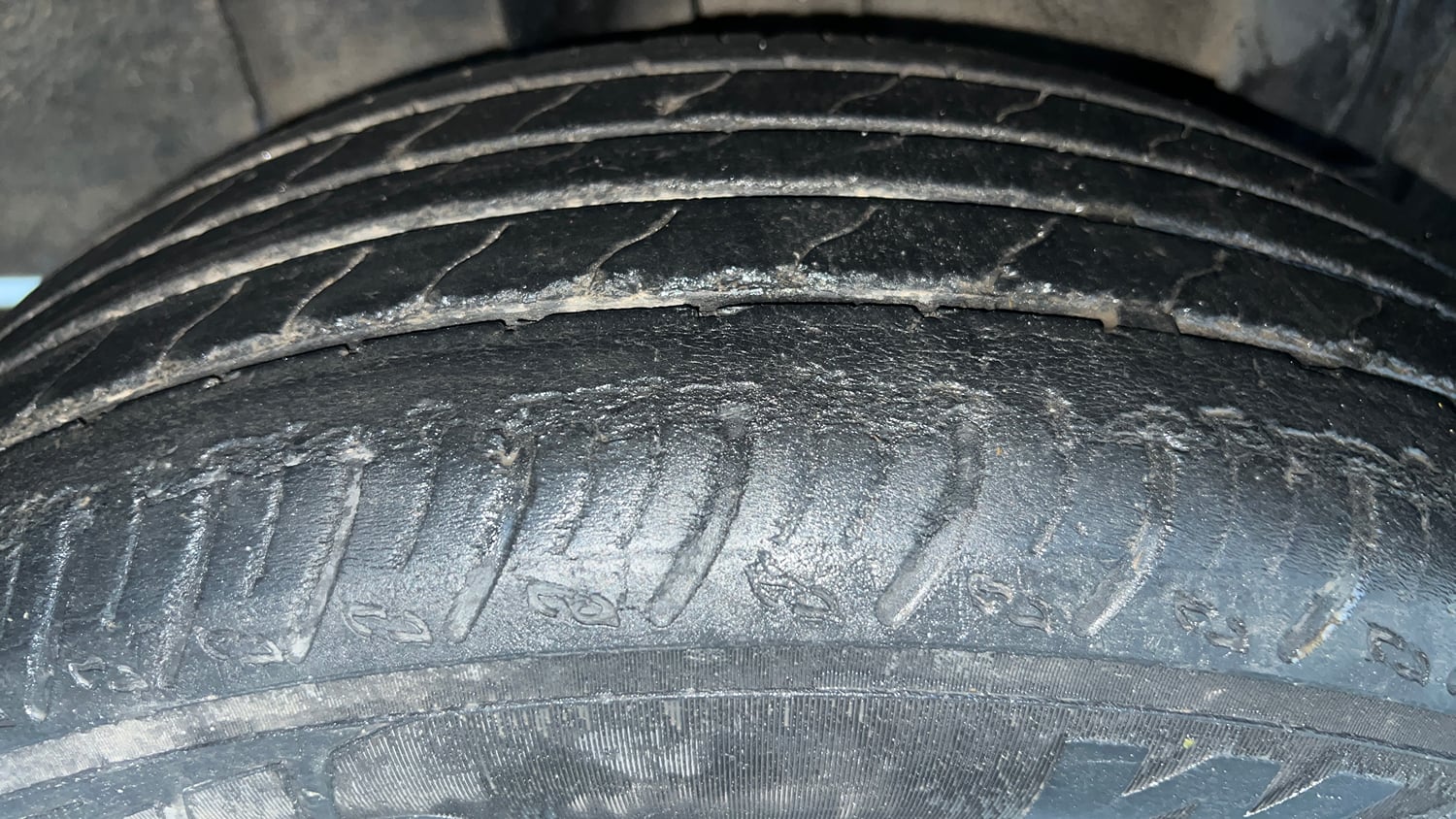 Used 2021 Renault Kiger RXT MT Petrol Manual tyres RIGHT REAR TYRE TREAD VIEW