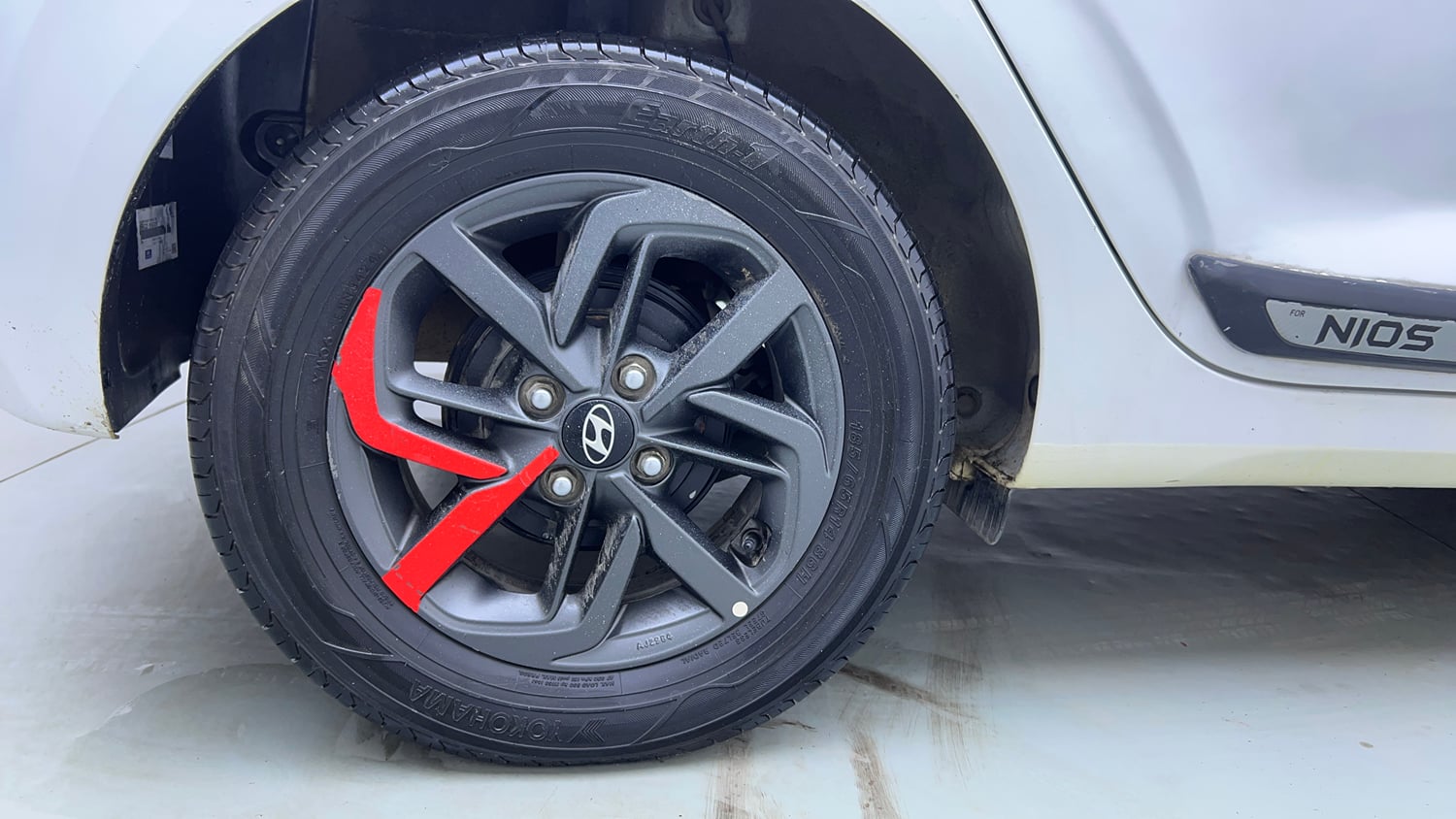 Used 2020 Hyundai Grand i10 Nios Sportz 1.2 Kappa VTVT Petrol Manual tyres RIGHT REAR TYRE RIM VIEW