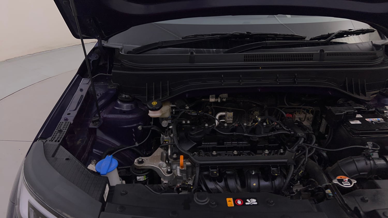 Used 2026 Hyundai Venue 1.2 Kappa Petrol MT HX 5+ Petrol Manual engine ENGINE RIGHT SIDE HINGE & APRON VIEW