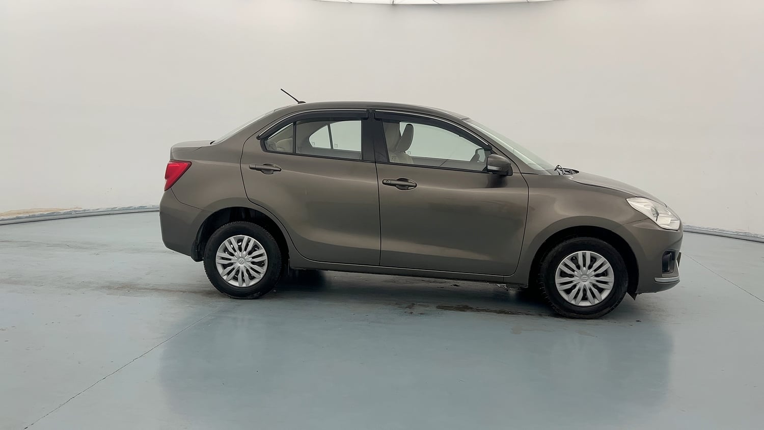 Used 2018 Maruti Suzuki Dzire VXi Petrol Manual exterior RIGHT SIDE VIEW
