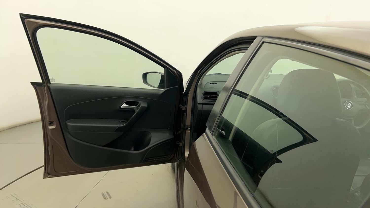 Used 2016 Volkswagen Polo Comfortline 1.2L (P) Petrol Manual interior LEFT FRONT DOOR OPEN VIEW