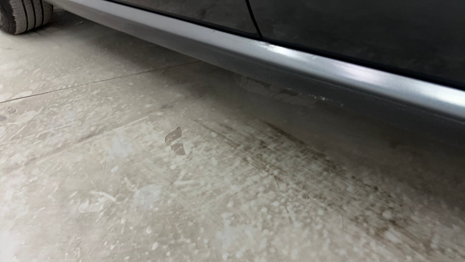 Used 2016 Volkswagen Ameo Highline1.2L (P) Petrol Manual dents MINOR DENT