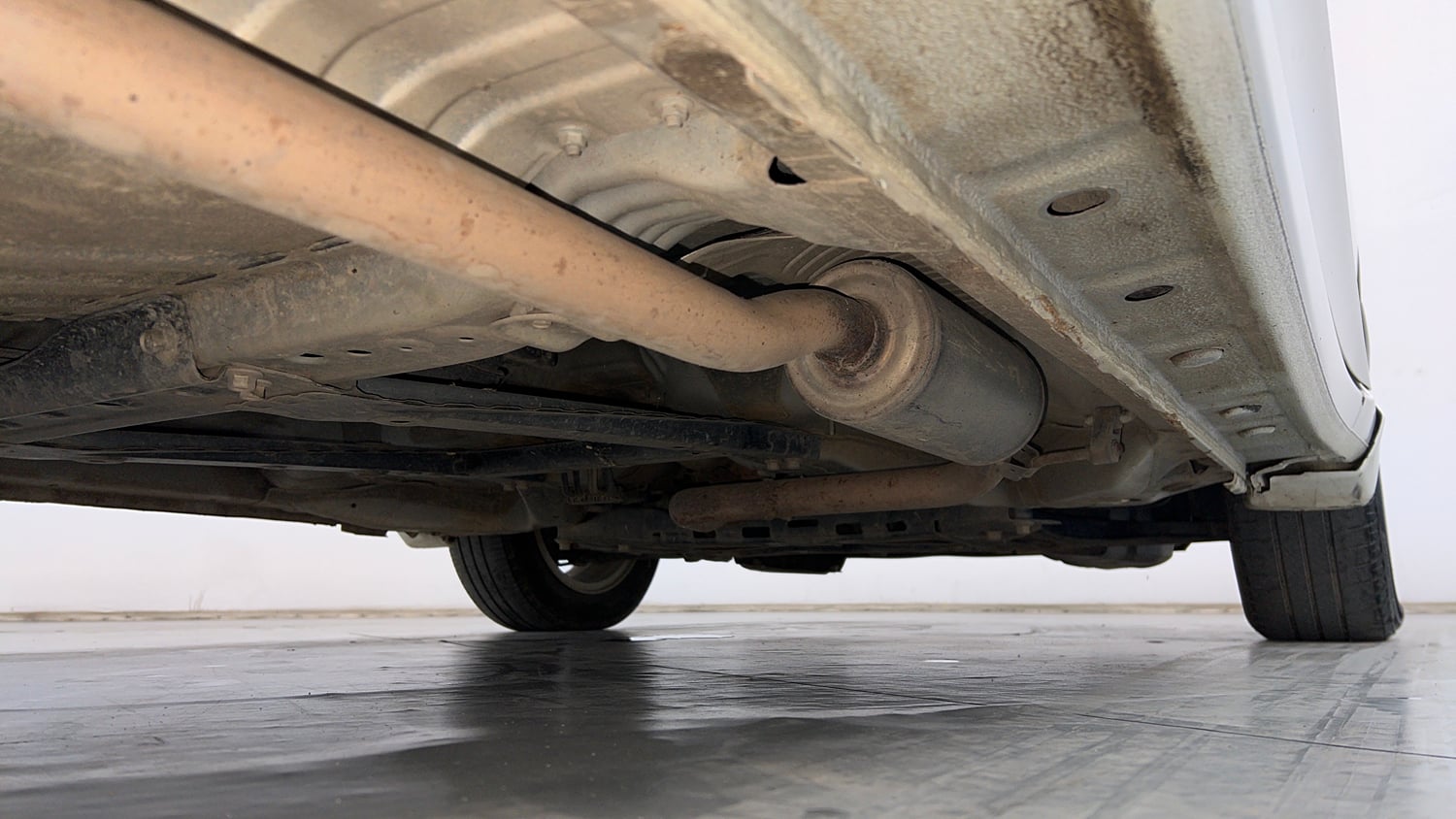 Used 2016 Honda City V Petrol Manual extra REAR RIGHT UNDERBODY VIEW