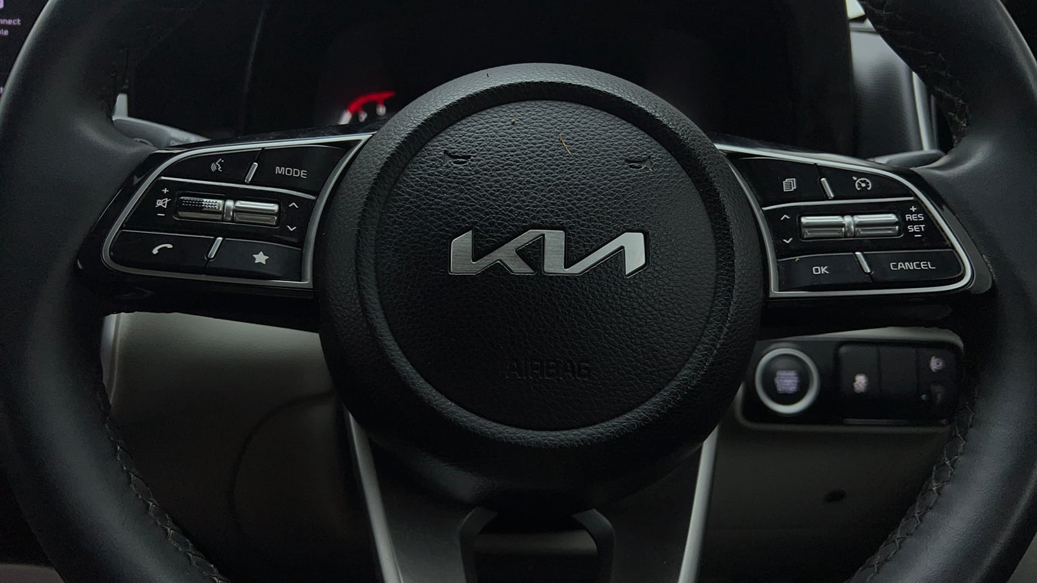 Used 2023 Kia Sonet HTX 1.0 iMT Petrol Manual top_features Airbags