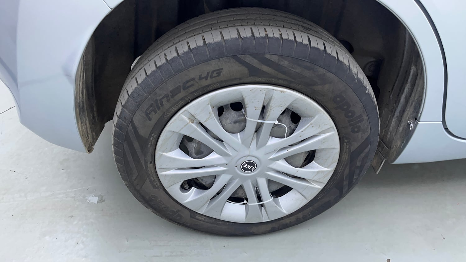 Used 2024 Toyota Glanza S AMT Petrol Automatic tyres RIGHT REAR TYRE RIM VIEW